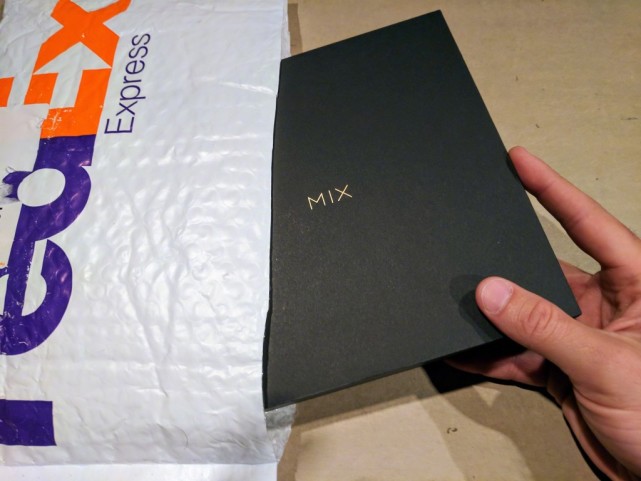   小米MIX2包装盒曝光 确认拥有6GB+256GB陶瓷版 业界新闻 第4张